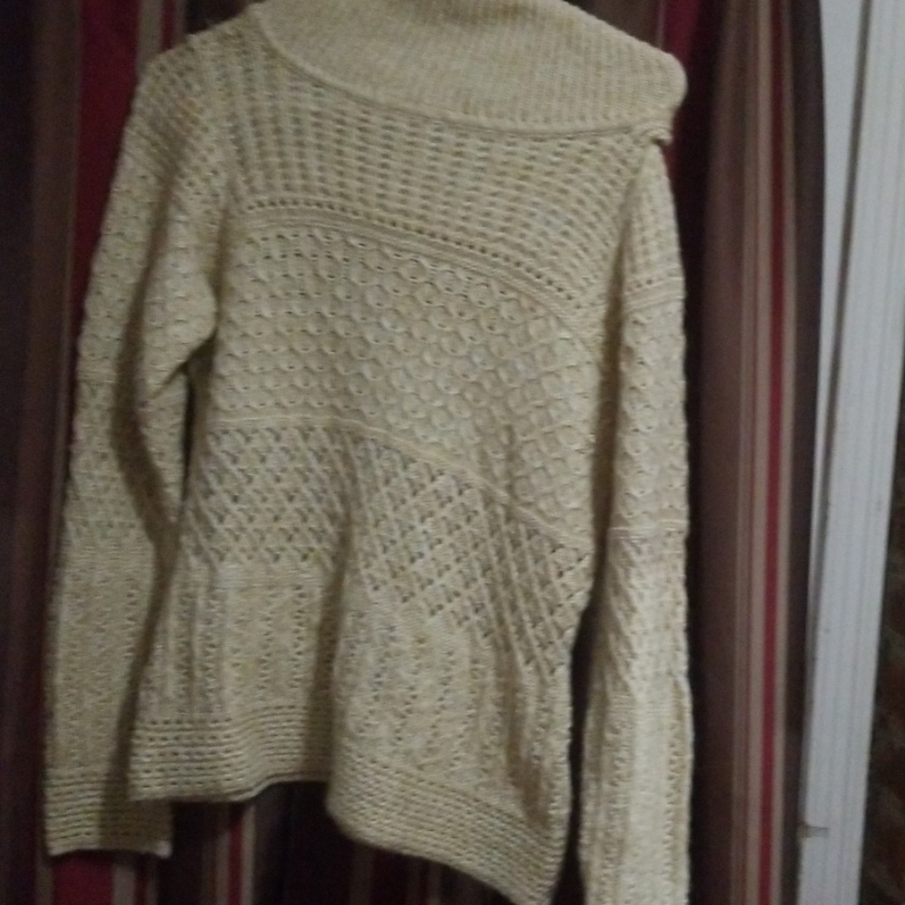 Sweater. Womens.